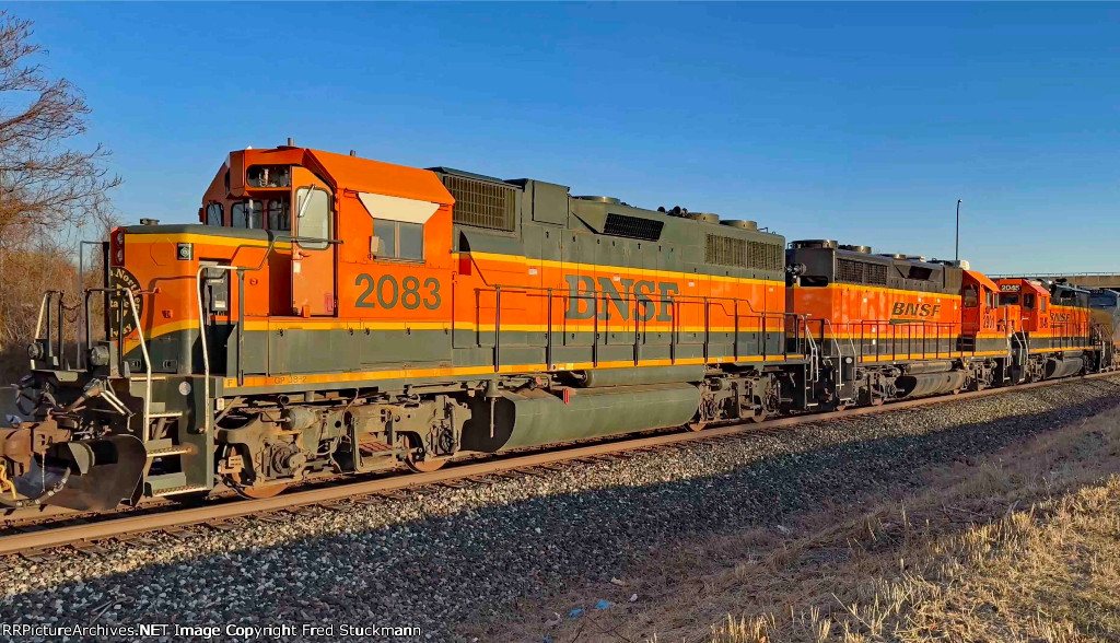 BNSF 2083 is an H! with its wagon wheel.